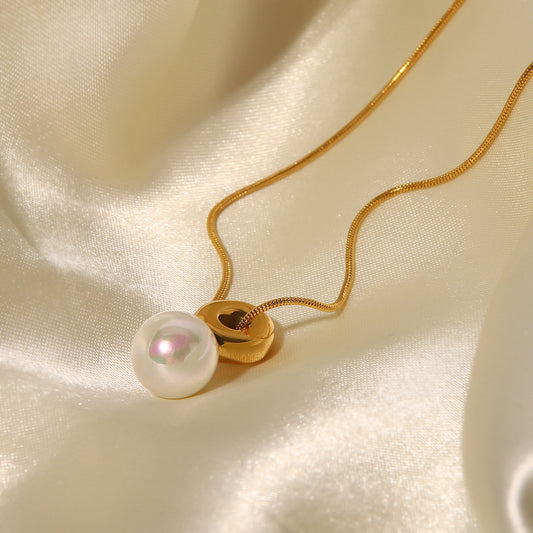 Aria Gold Pearl Pendant Necklace